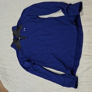 Under armour long sleeve shirt good condition